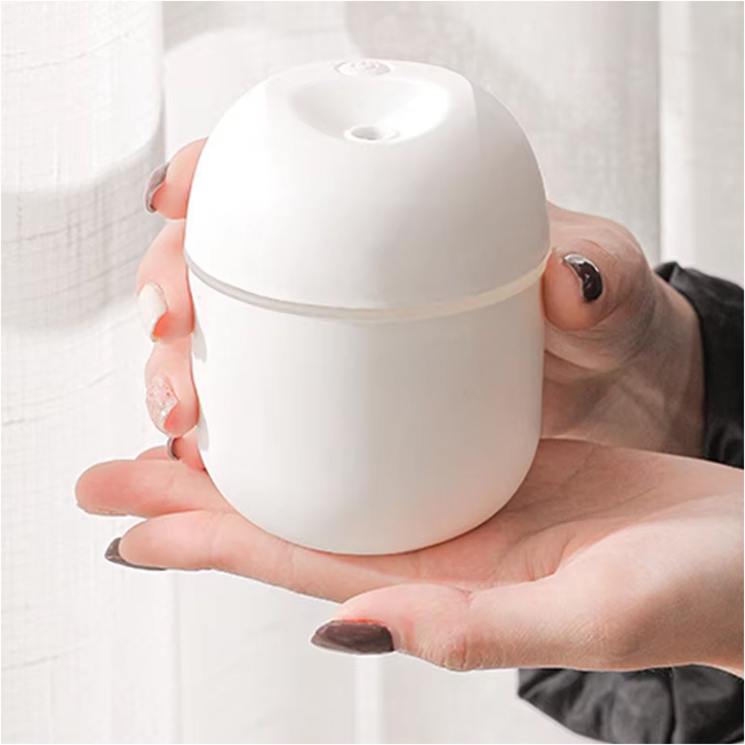 Humidifier, Household Plastic Aromatherapy Machine (220 ML / 1 Pc) Humidifier, Household Plastic Aromatherapy Machine (220 ML / 1 Pc)